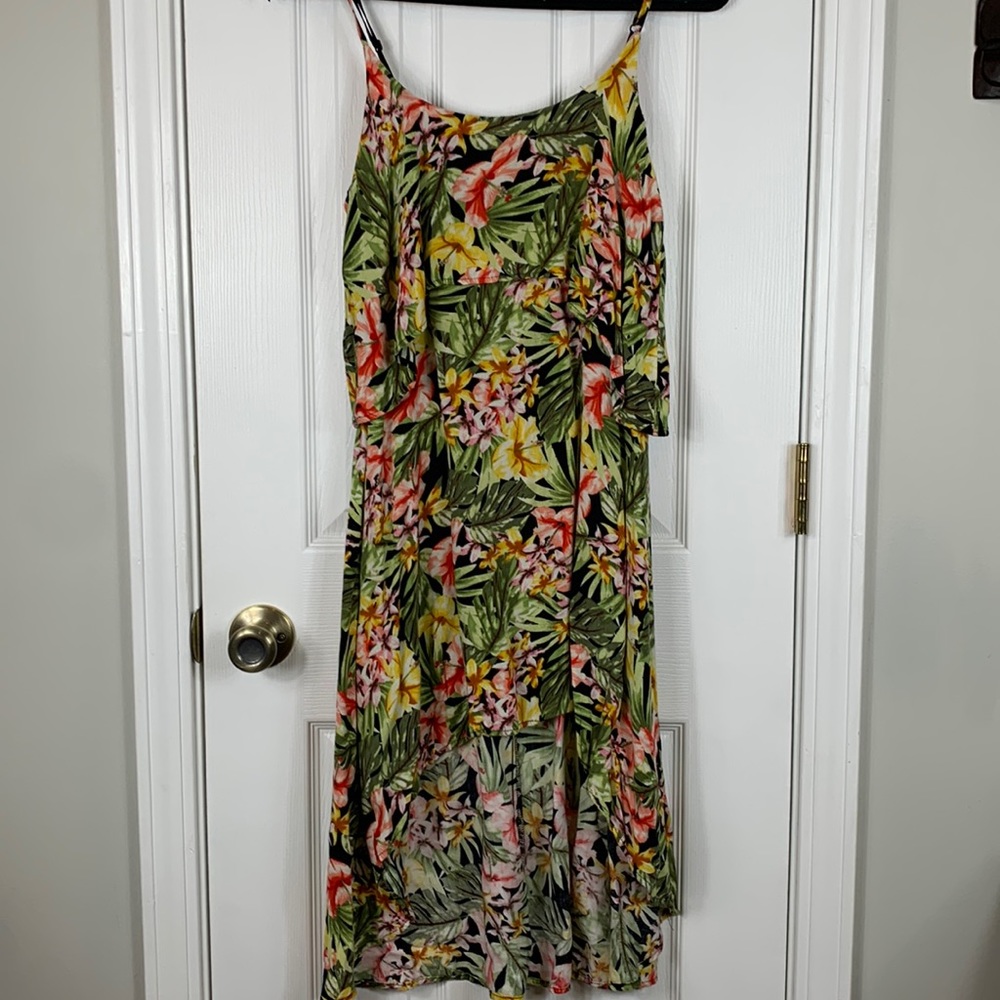 Wet Seal tropical print spaghetti strap dress size small. Longer in back